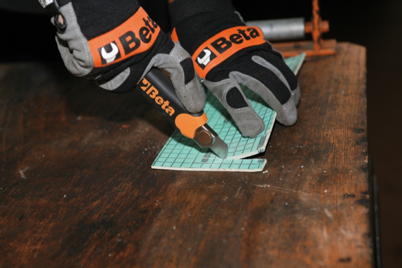 Beta Tools 1771BM Utility knife, 18 mm, 6 spare blades